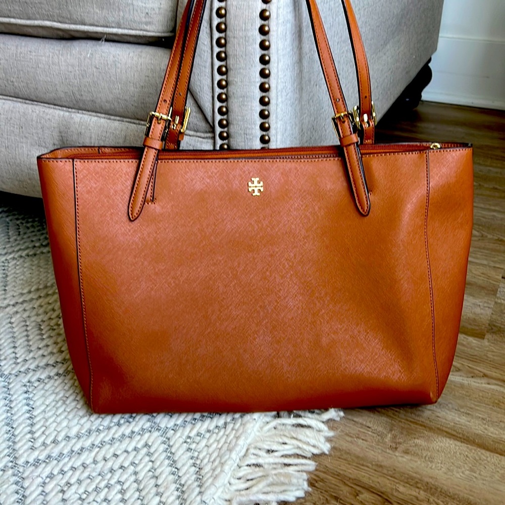 Tan Tory Burch tote